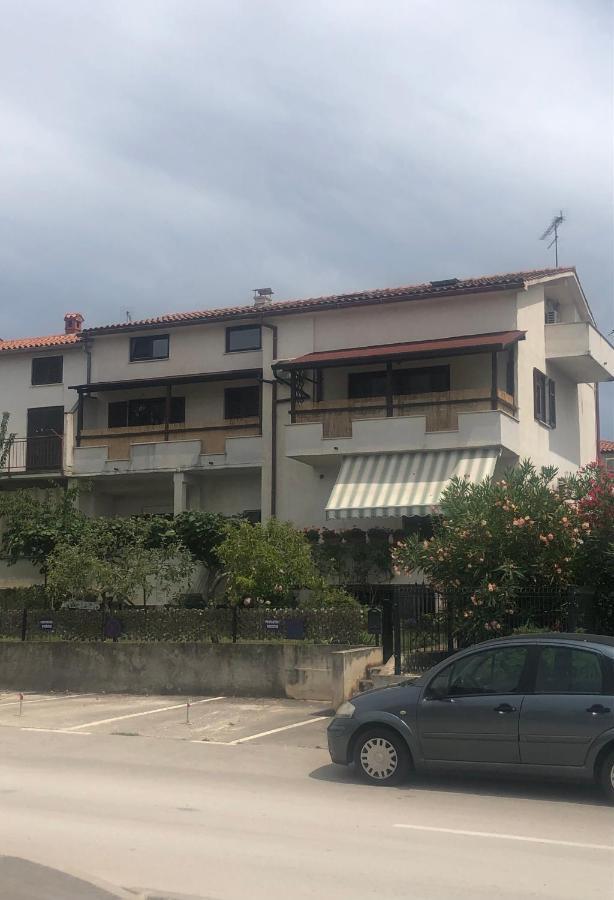 Apartment Novigrad Centre Luaran gambar